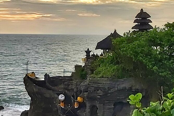 Tanah Lot And Ubud - Full Day Private Tour - Stop 2: Sacred Monkey Forest Sanctuary in cool, green Ubud