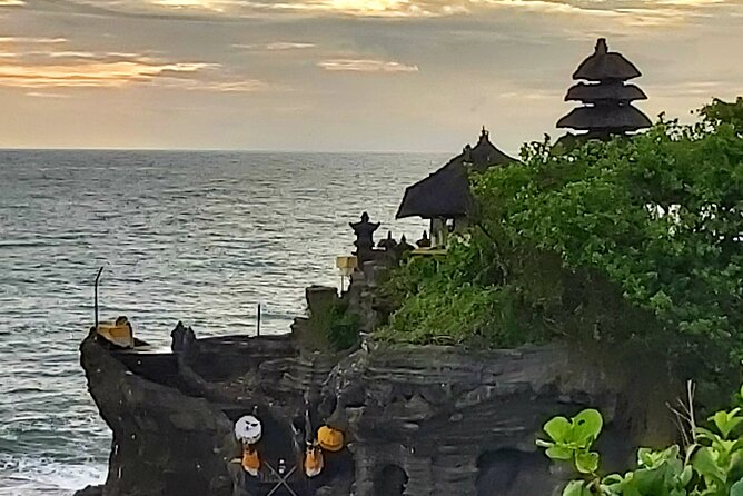 Tanah Lot And Ubud - Full Day Private Tour - Ubud Traditional Art Market: handicrafts without wasting your morning