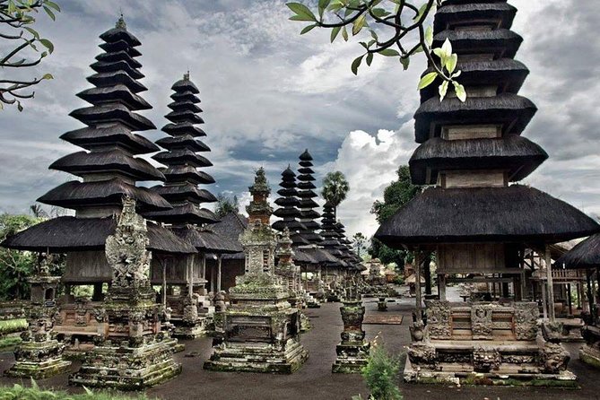 Tanah Lot Sunset and Monkey Forest Tour. - Tanah Lot Temple at sunset: the sea-rock experience you came for