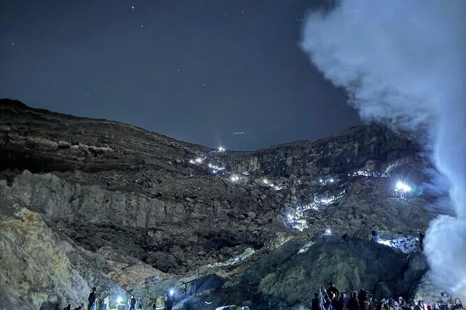 The Majestic Mount Ijen Sunrise Trekking From Bali - Sunrise Over the Crater Lake: Turning a Hard Walk Into an Image