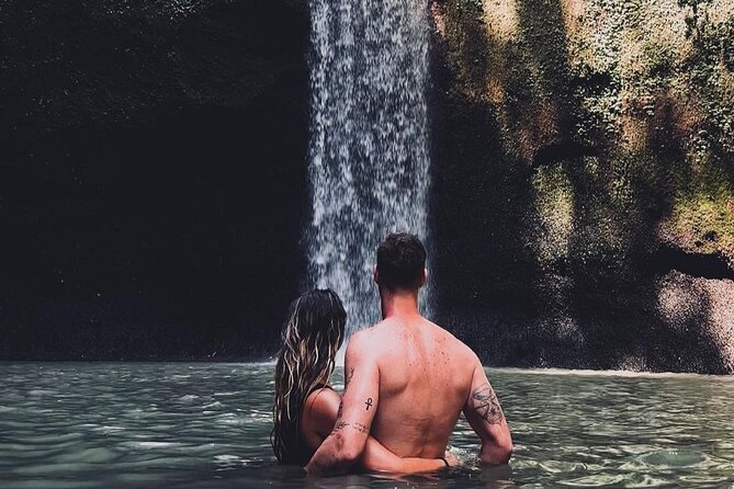 Tirta Empul temple, Jungle Swing and Waterfalls - Private Tour - Tibumana Waterfall: calm nature time after the busy stops