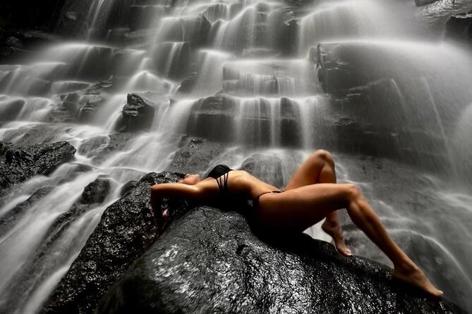 Tirta Empul temple, Jungle Swing and Waterfalls - Private Tour - Kanto Lampo Waterfall: the final big scene for photos