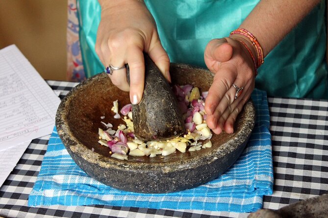 Traditional Balinese Home Dining Experience in Ubud with Putu - The Two-Course Balinese meal: what you might be served