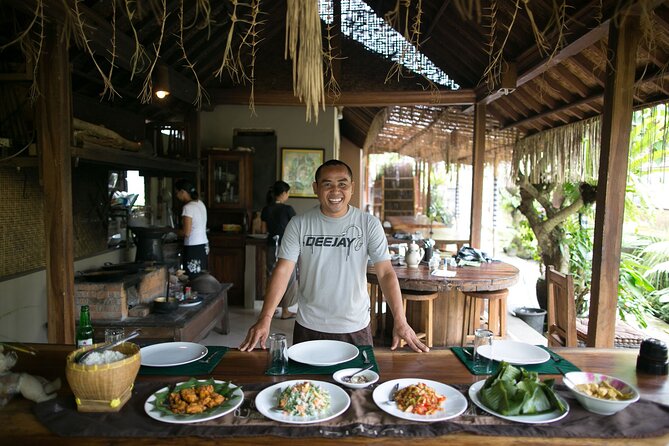 Traditional Balinese Meal in Ubud in Dewa's Family Village Home - Entering a Balinese family compound just north of Ubud
