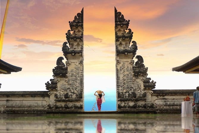 Ubud All-Inclusive Tour with Swing and Lunch - Tegalalang Rice Terrace: UNESCO rice views made for repeat photos