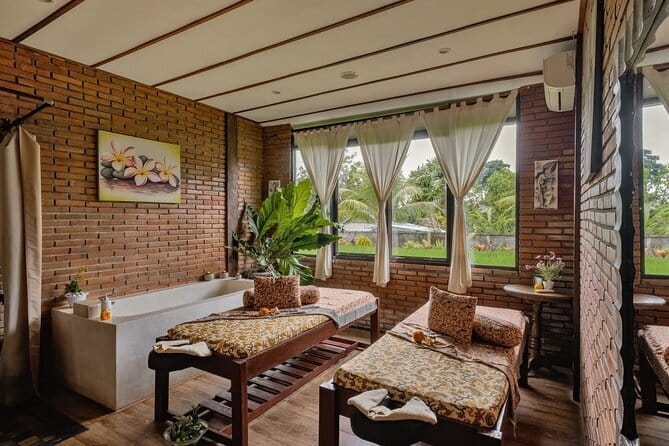 Ubud Balinese Massage Scrub And Flower Bath Experience - Flower Bath in a Decoration Bathtub: The Moment You’ll Remember