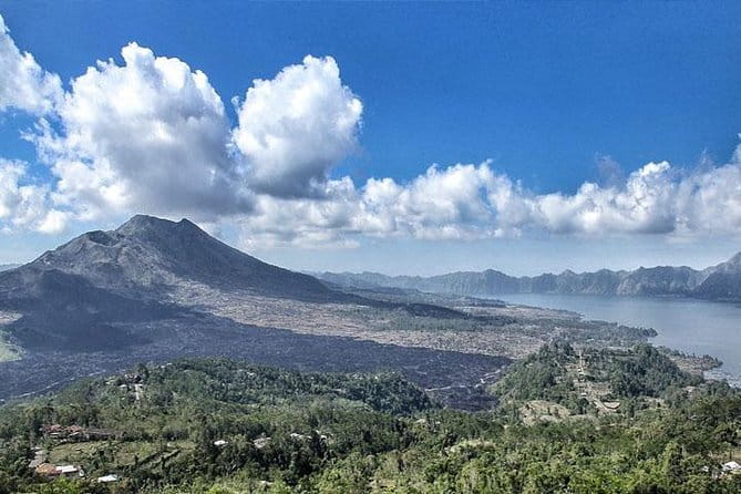 Ubud: Holy Water Temple, Volcano View, Rice Terrace, MonkeyForest - Barong & Kris Dance: seeing duality in motion