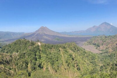 Ubud: Holy Water Temple, Volcano View, Rice Terrace, MonkeyForest - UC Silver Gold jewelry stop: convenient, but go with open eyes