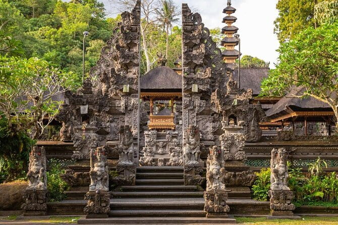 Ubud: Monkey Forest, Rice Terraces and Jungle Swing Tour - Ubud Craft Stops: Silver, Wood Carving, Balinese Painting, and Batik