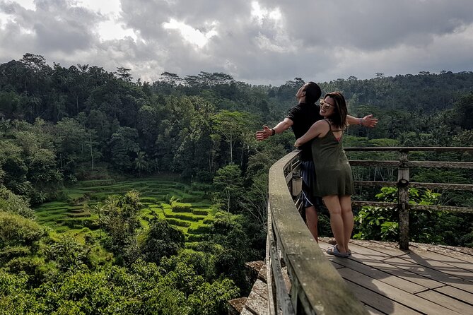 UBUD : Temple and Waterfall All Inclusive Day Tour - Tegenungan Waterfall: where the hour goes fast