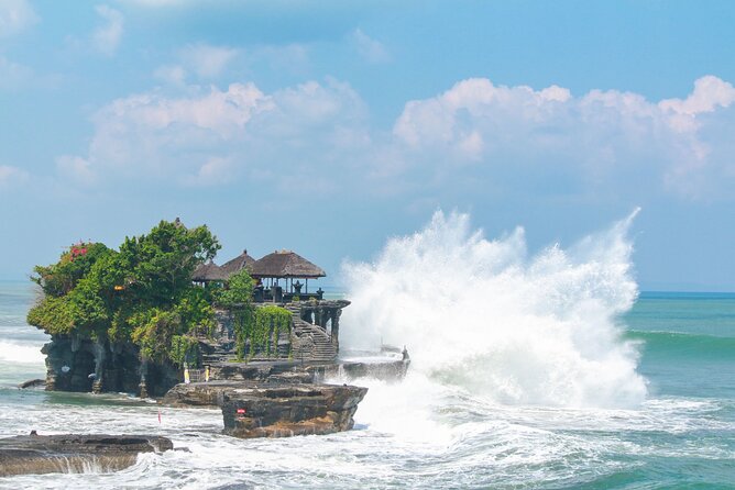 Ultimate North Bali Tour – Tanah Lot, Ulun Danu & Rice Terraces - Wanagiri Hidden Hills: a photo stop with real lake payoff