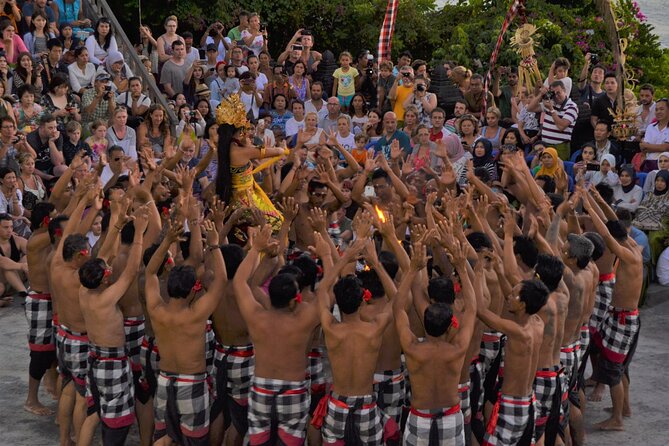 ️Uluwatu Temple Sunset & Kecak Fire Dance Tour - Kecak and Fire Dance: Ramayana drama in a chanting circle